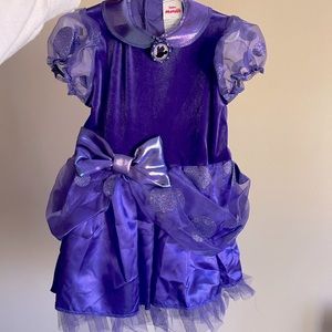 Minnie Mouse purple princess costume. Toddler size 3-4T